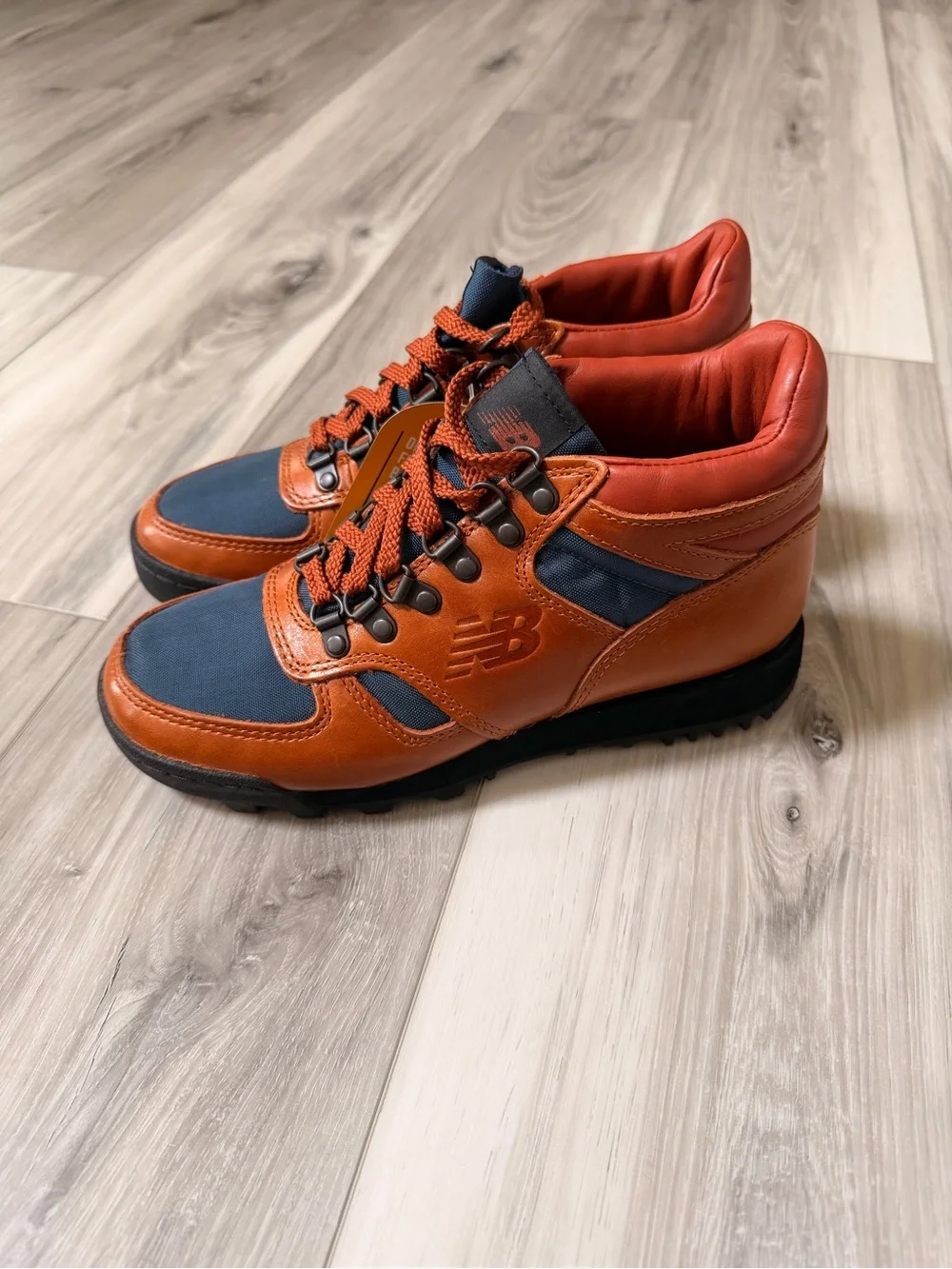 New Balance Rainier URAINOG Hiking Boots Men’s 5.5 D Women’s 7.5 NWT
